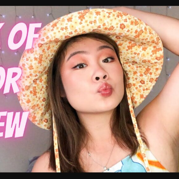 NIB LACK OF COLOR Holiday Bucket Hat Peach Bloom Floral Print S/M Retail $125.00 main image 7